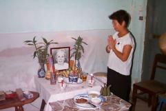 Madame Phouthavy honors her mother